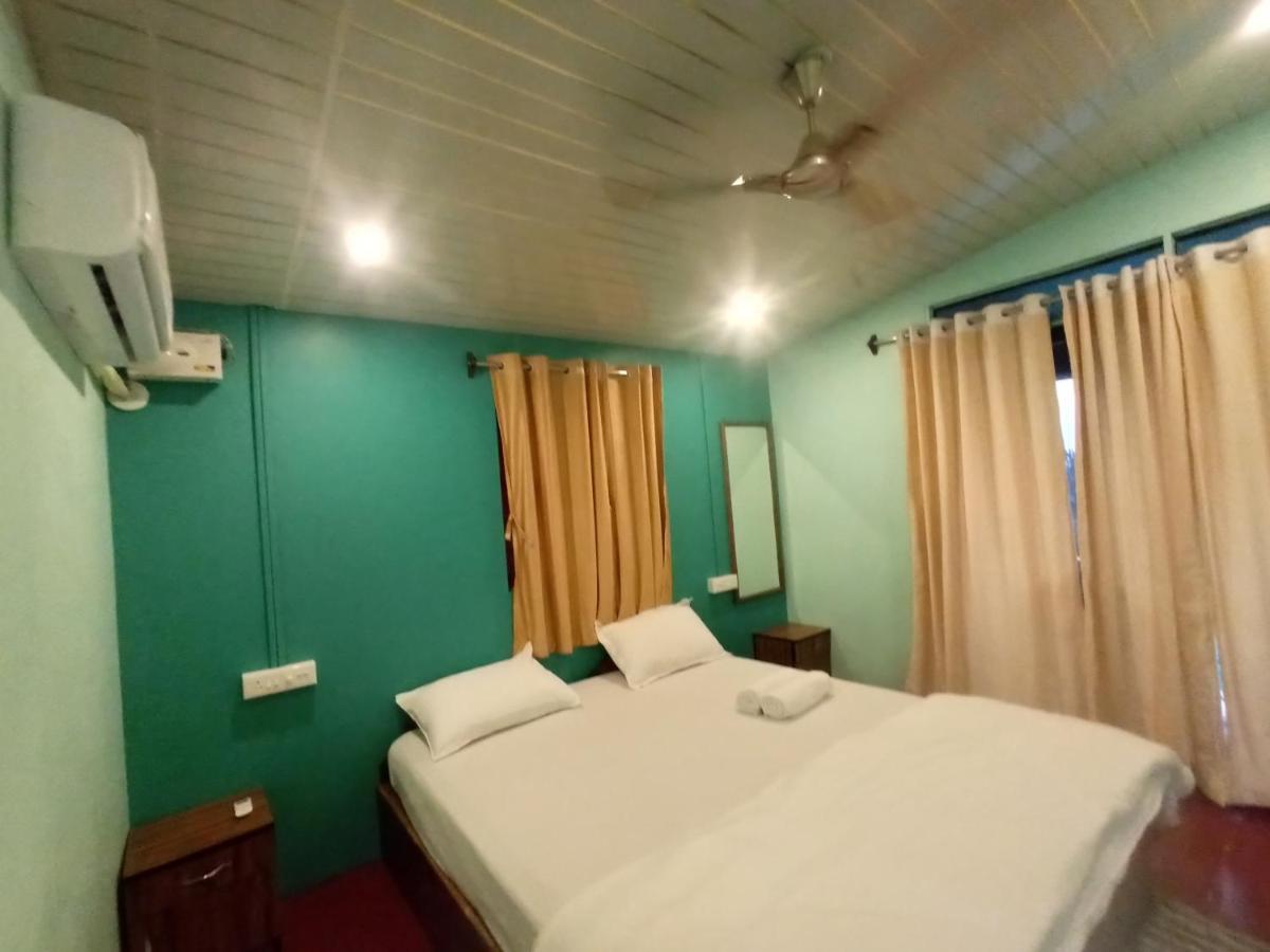 Casa Fiesta Sea Front Beach Huts Patnem Beach Exterior foto